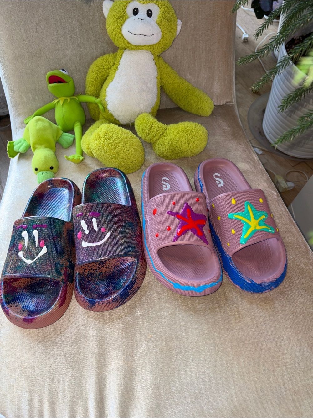 Mauve Slide Sandals with Colorful Star & Paint Artwork Designed by Vivienne